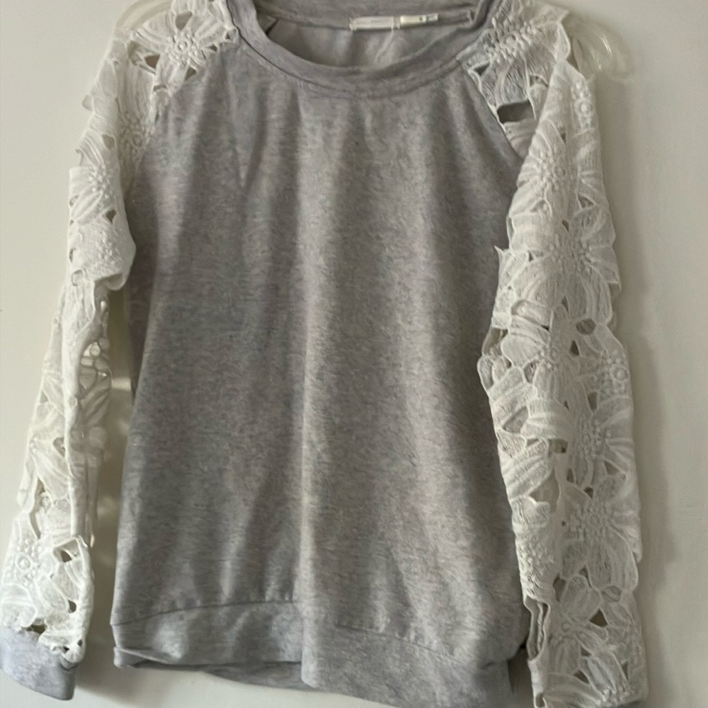 T-shirt - Picture 1 of 8